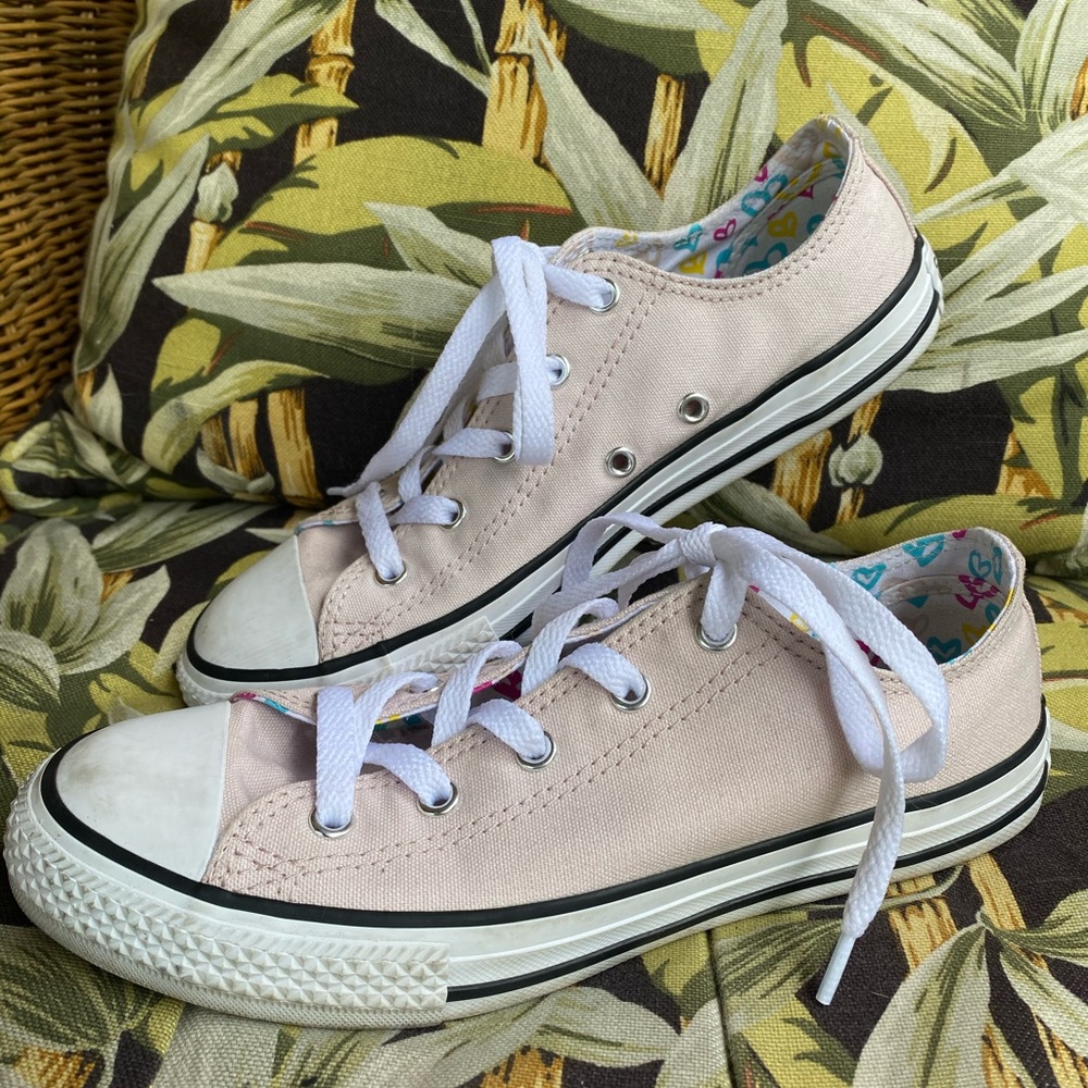 Converse pale pink low tops
